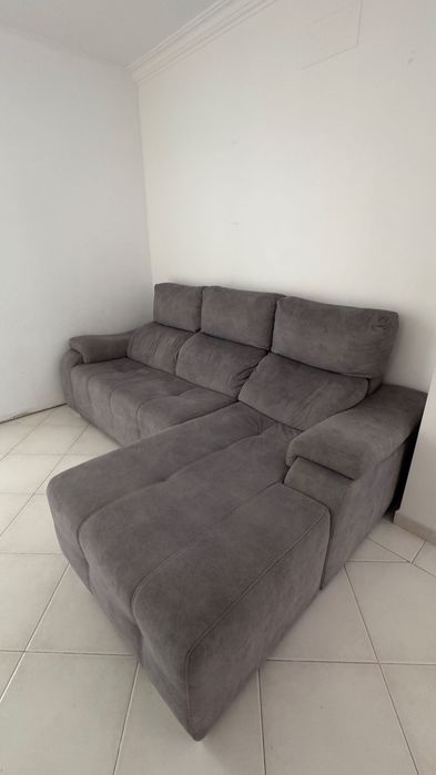 Sofá com chaise longue