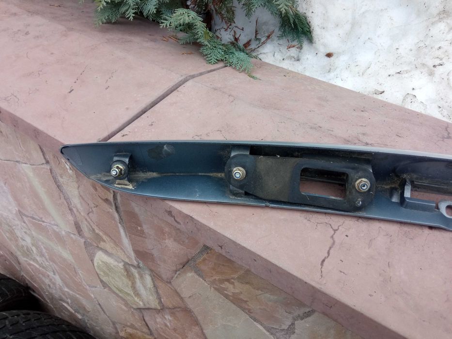 Планка підсвітки номера  кришки багажника Мондео Мк3 1S71-F43400-AW