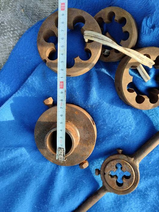 Плашки, разные, вороток для плашек