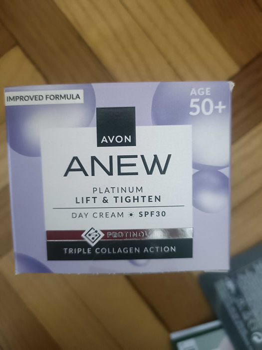Krem na dzień Avon liftingująco napinający