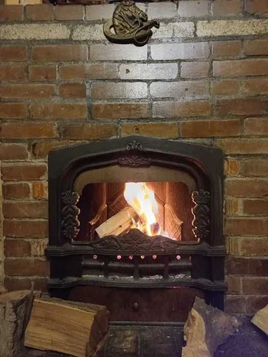 (13)Продам просторий 2-поверховий будинок в центрі с. Молодіжне.