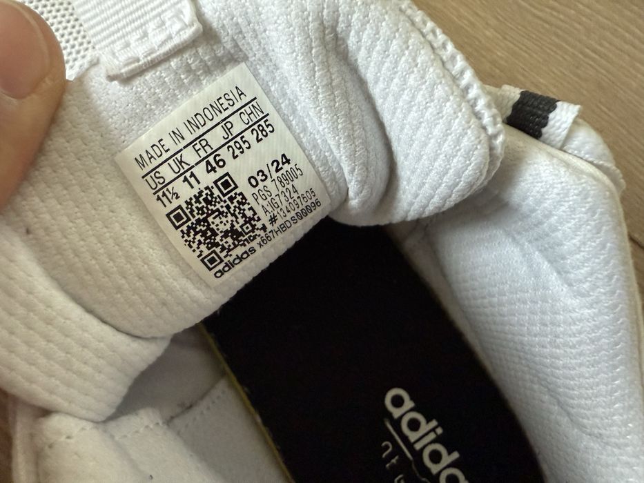 Кросівки adidas 46 розмір