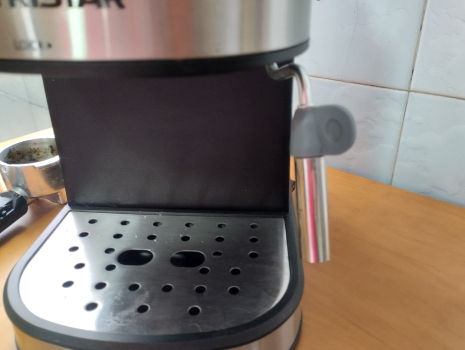 Máquina de cafe pouco uso429863390581903361