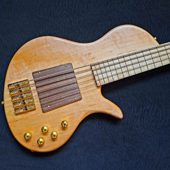 Gitara basowa, 5 strun, bas, lutnicza