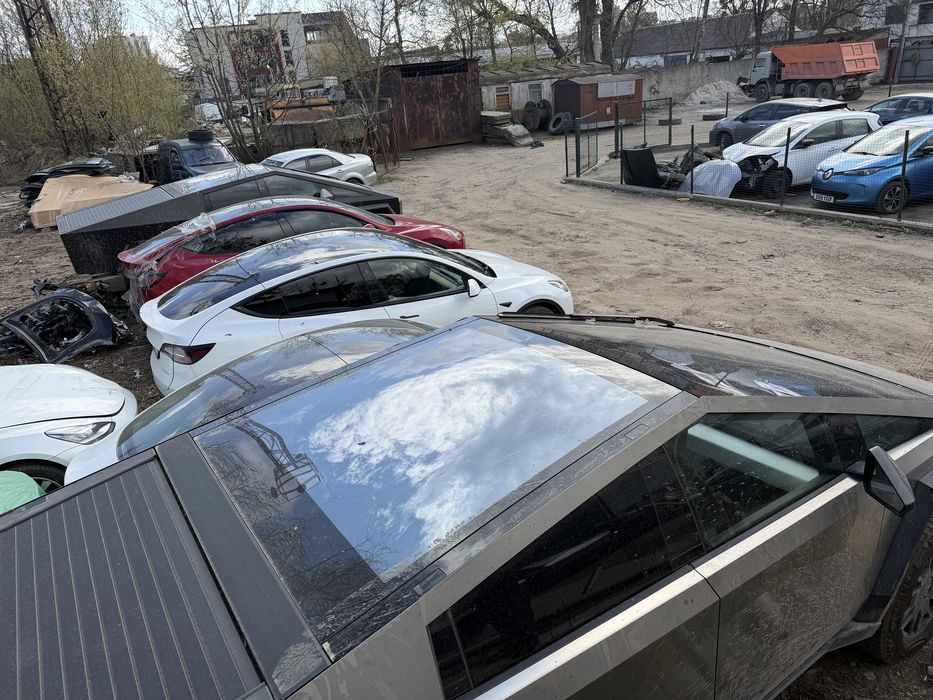 Tesla під ключ Львів | Батарея / Прошивка / ДТП