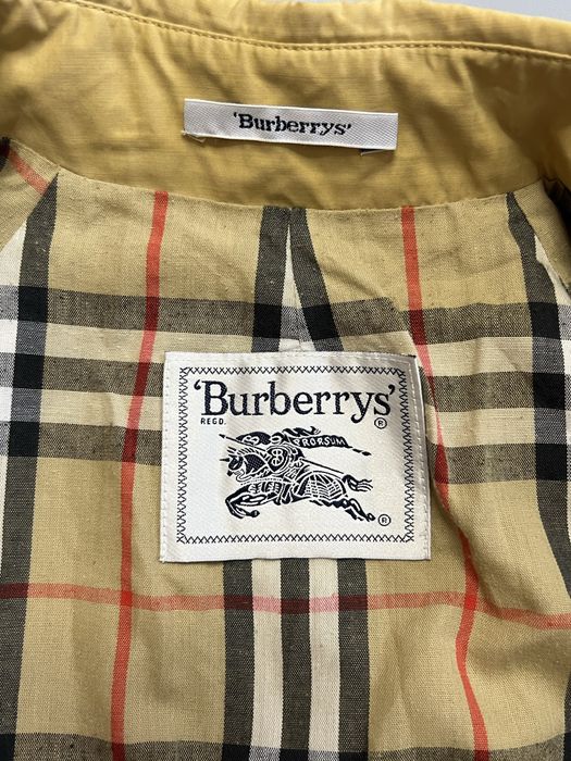 Люксовий тренч від бренду Burberrys в клітинку