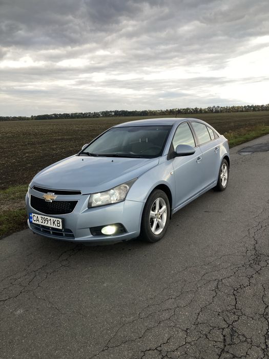 Chevrolet Cruze LS 1.8 газ/бензин