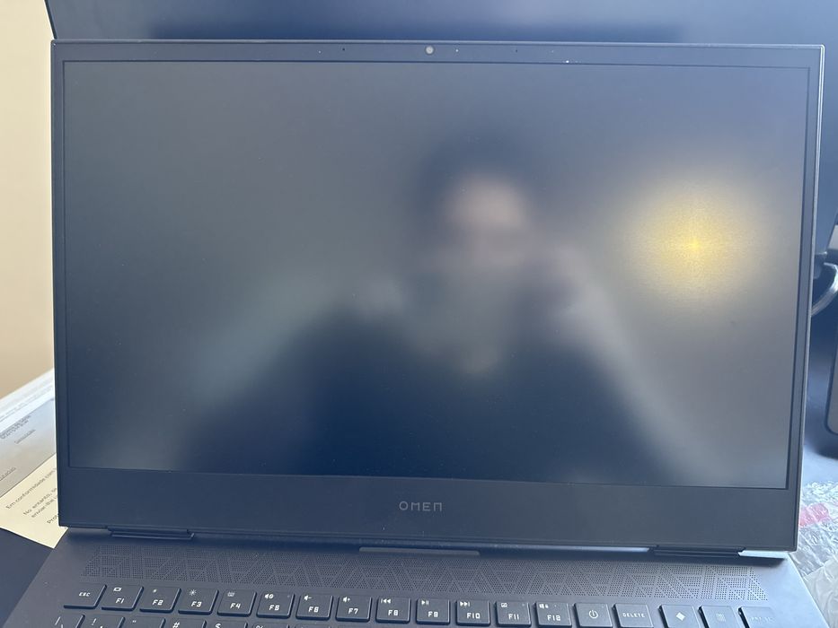 HP OMEN 16 Ryzen 9 RTX 165Hz + carregador– Para Peças/Reparação