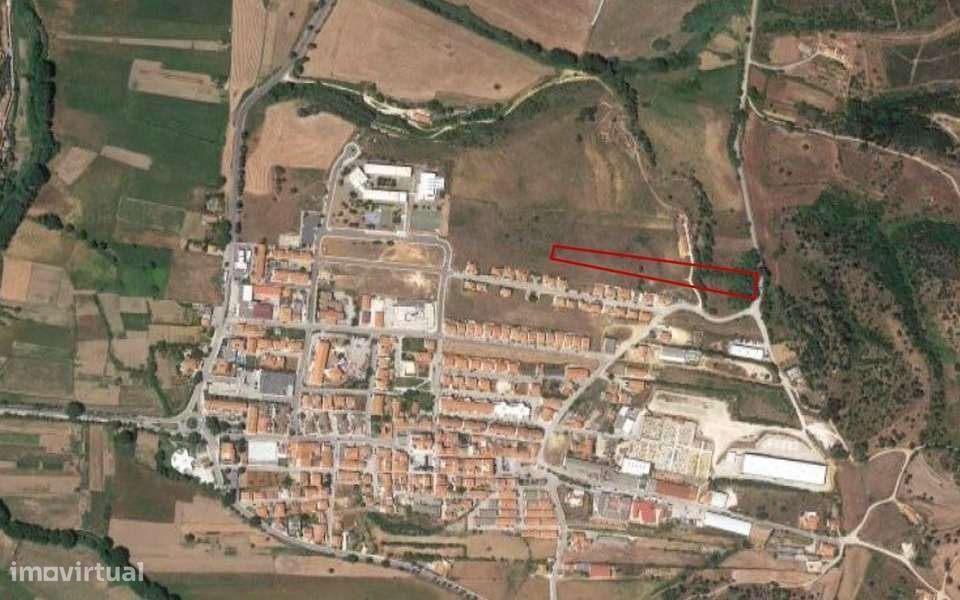 Terreno urbano com projecto aprovado