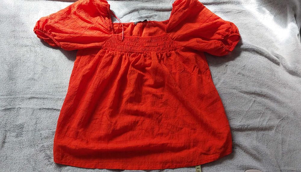 Bluzka bawelniana koralowa bufki kwadratowy dekolt