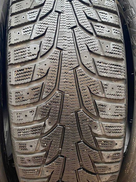 Зимові шини Hankook 225/55 R17 — дуже хороший стан