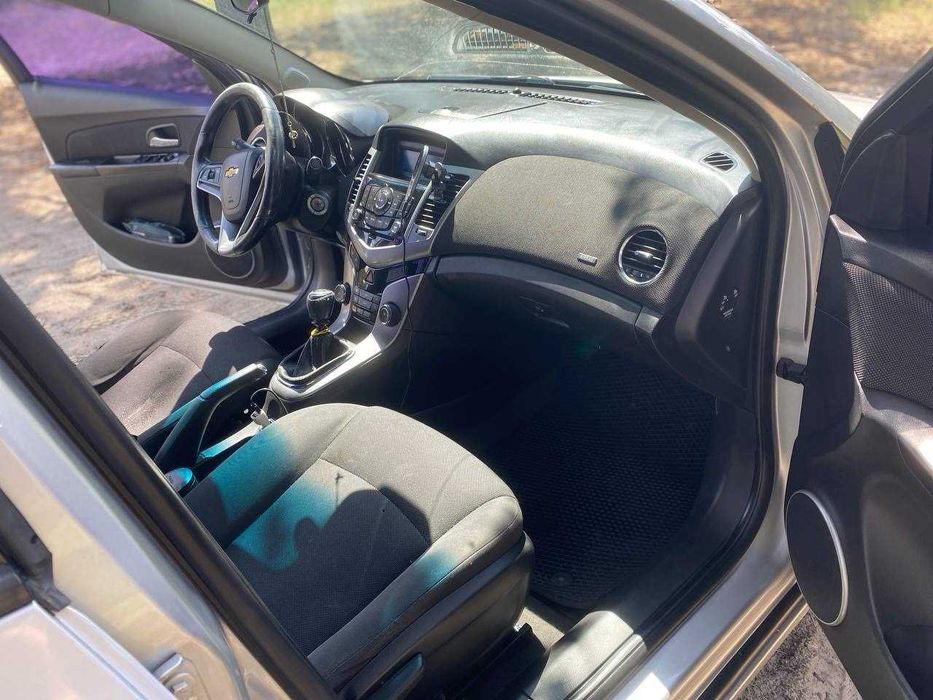 Продам  Chevrolet Cruze