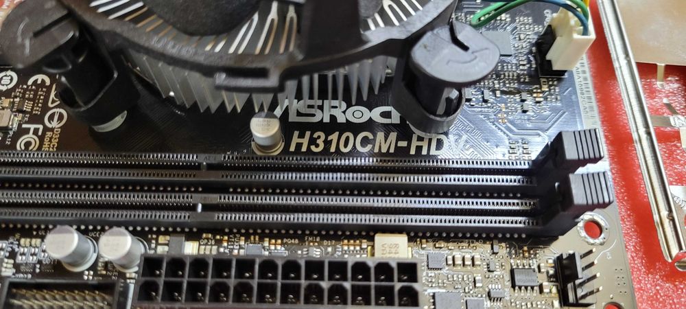 Комплект Intel Core I5 9400 6x4.1GHz + ASRock H310M-HDV HDMI UHD 630