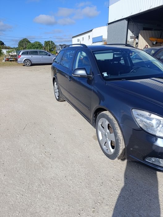 Skoda Octavia 1Z 1.6 TDI SW do Ano 2012 .Apesar dos seus 310.000km, a carrinha está impecável de mecanica