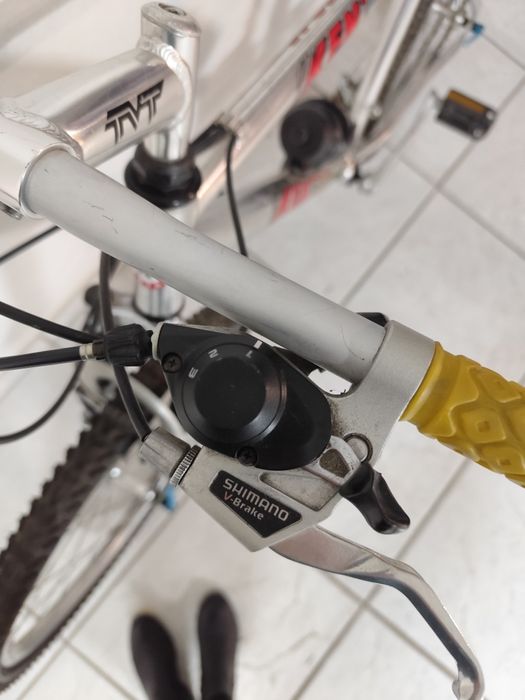 Bicicleta de qualidade com amortecedores pneumáticos