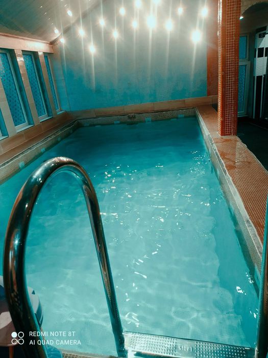 Дом для мероприятий бассейн, баня, генератор,до 45 чел. Почайна