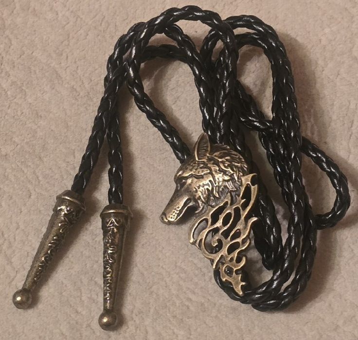 BOLO wilk. Krawatnik myśliwski. Ozdoba przypinka myśliwska.