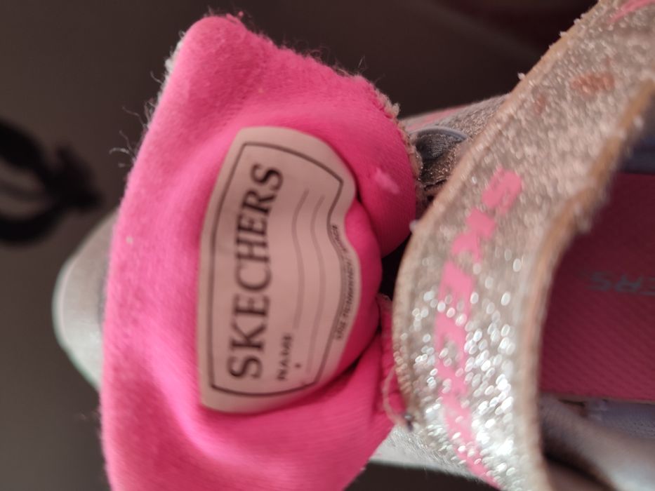 Кросівки  на дівчинку 27 р