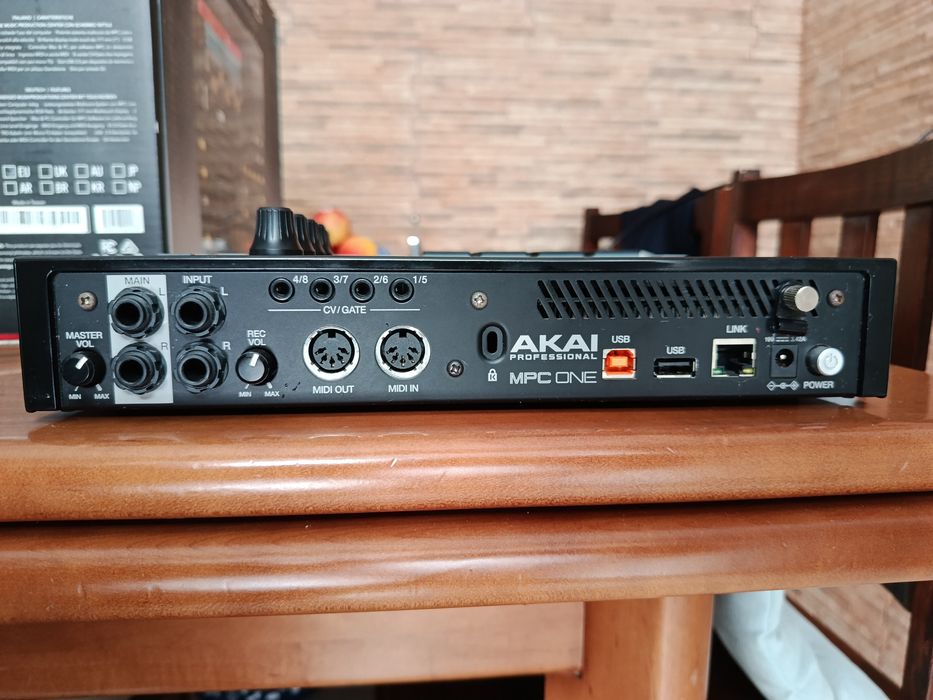 Akai Mpc One usado