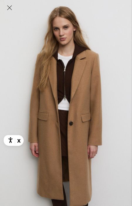 Стильне бежеве пальто Stradivarius