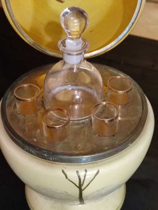 Licoreira ou Decanter em forma de ovo