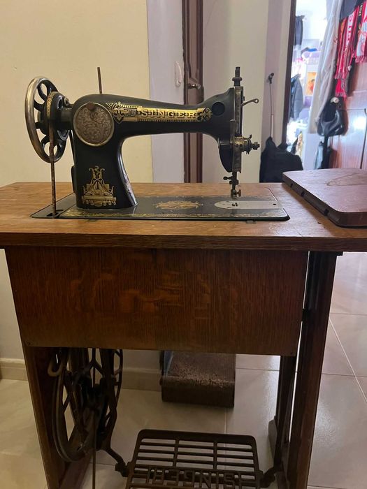 Máquina de costura Singer ano de 1910.