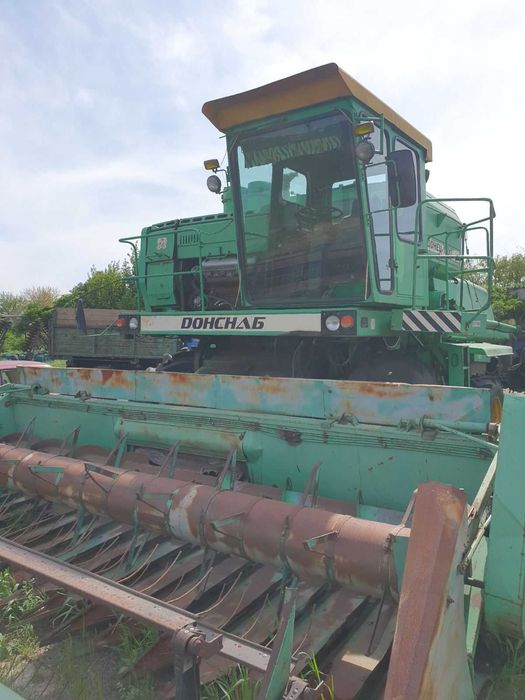 Комбайн Дон 1500б