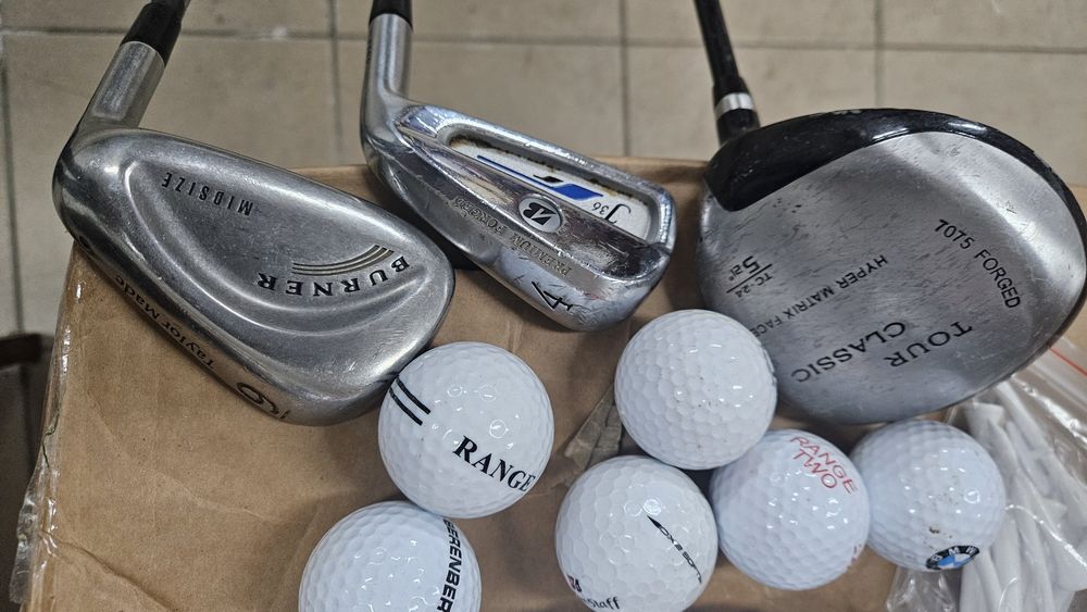 Zestaw poczatkujacego Golfisty 3 kije + pilki.