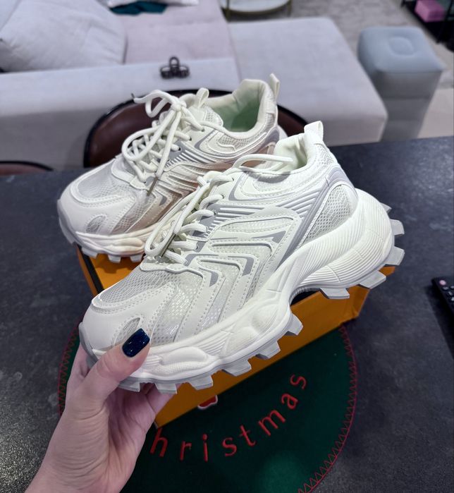 Стильні жіночі кросівки 38 розмір, 24,5см