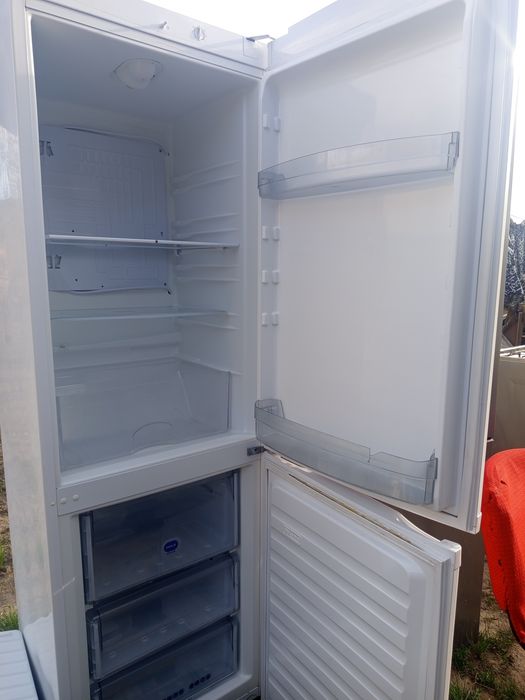 Продам робочий холодильник Whirlpool
