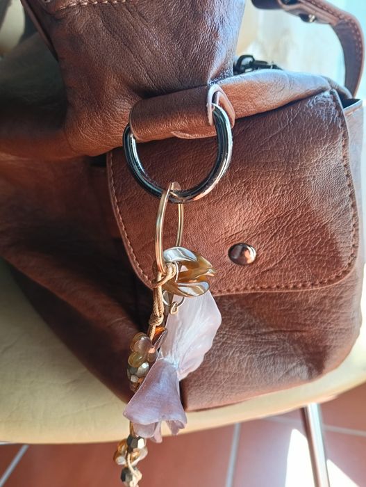 Bag charm artesanal borboleta