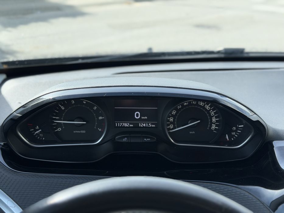 Peugeot 2008 1.2vti