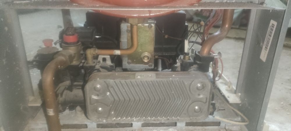 Газовий котел Viessmann Vitopend 100 WH1B на запчастини або ремонт