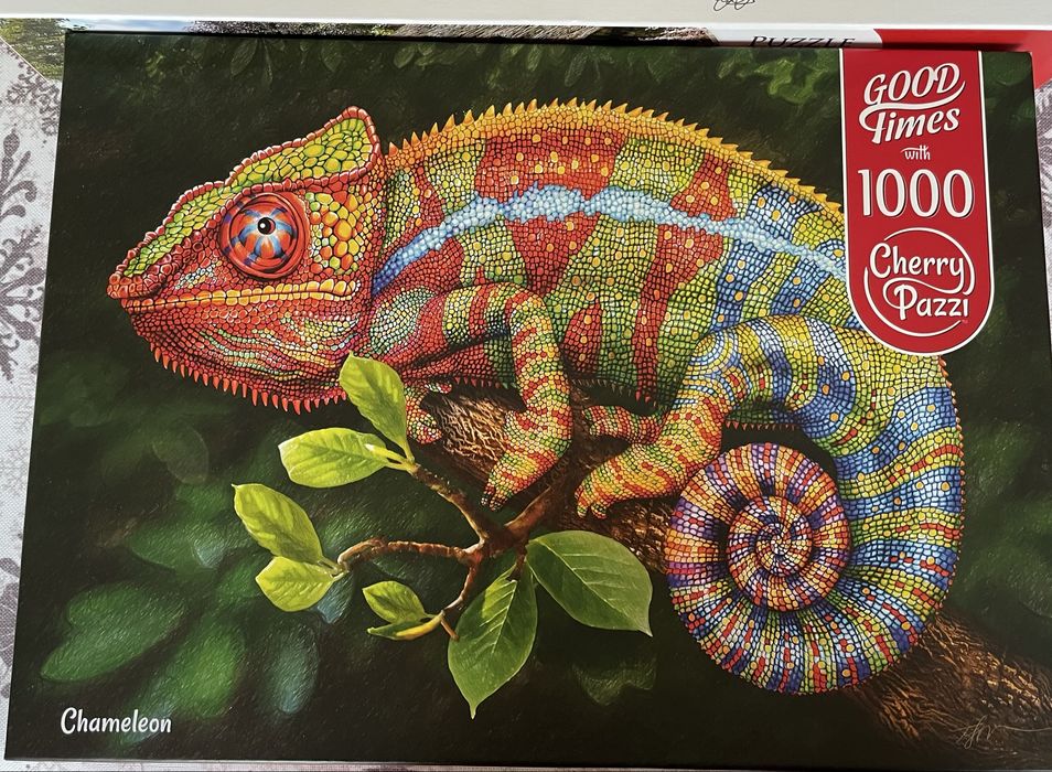 Puzzle 1000 elementów ,trzy  zestawy