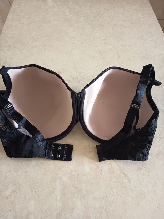 Stanik biustonosz 75 G Triumph z fiszbinami