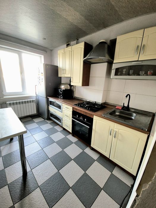 Продам 3к квартиру Ломовський