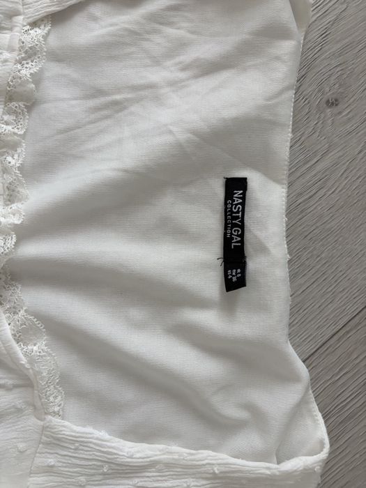 Укорочена біла блуза топ Nasty Gal