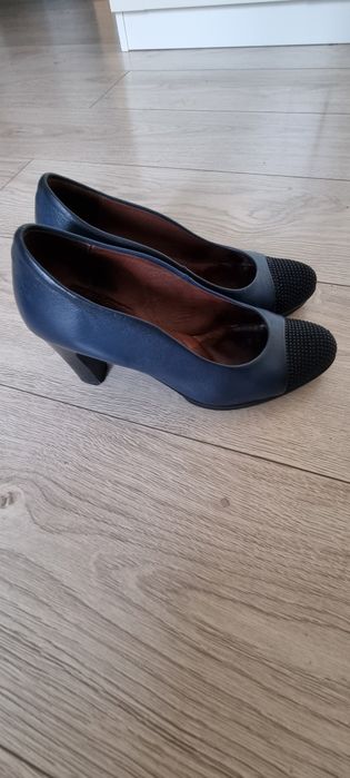 Buty na obcasie  skóra naturalna