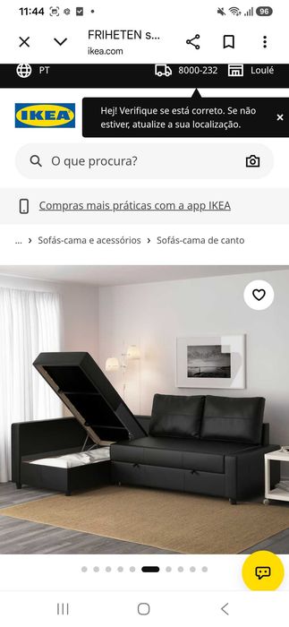 Sofa em L preto  tem 3 almofadas