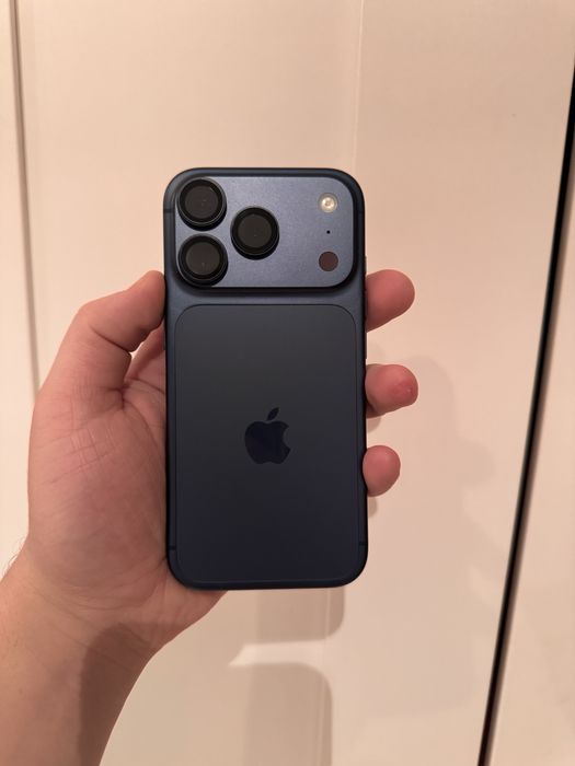 iphone 17 pro deep blue 256gb stan idealny nowy !!!