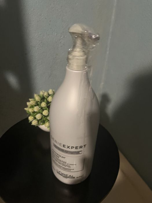 Shampo loreal 1,5 litro para cabelos grissalhos ou loiros