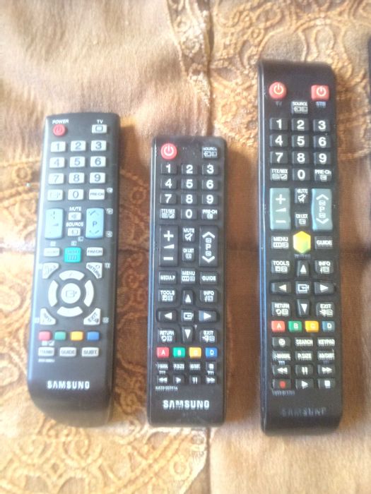 Various TV and Hi-Fi Remote Controls64751029400833124