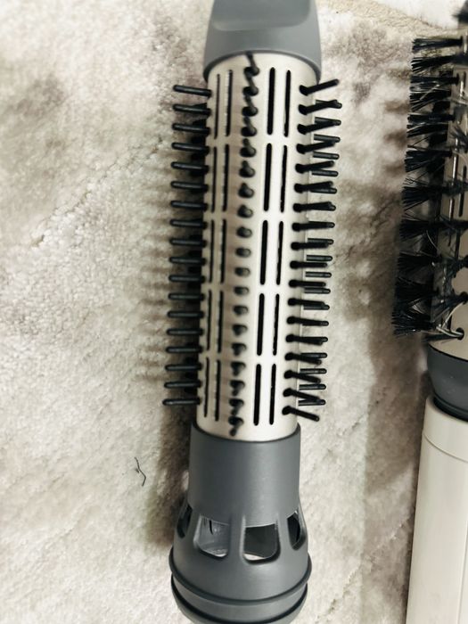 Фен-щітка Philips