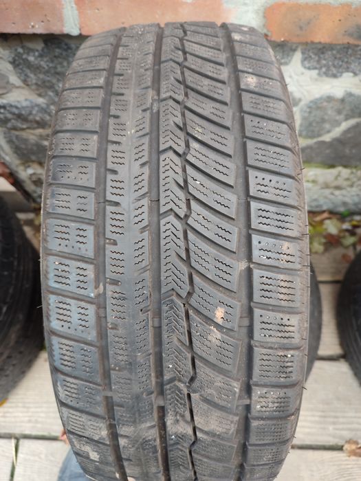 Шини Ханкок та Аустон 215/55/16 , з Німеччини, гарні свіжі зимові пари