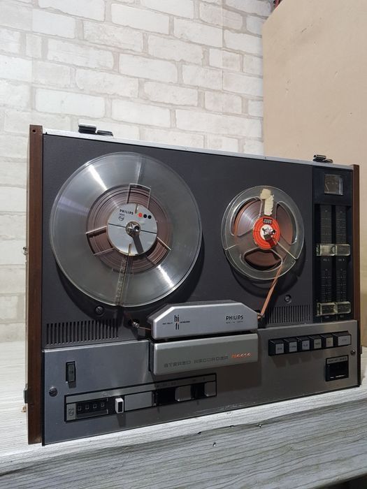 Бобиний магнітофон Phillips N4414 з Німеччини