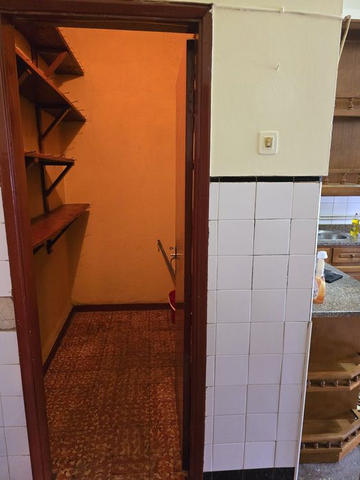 Prédio T5 + Loja Comercial com 3 Frações