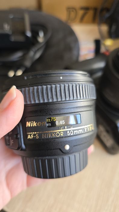 Nikon d7100 + Nikkor 35mm i 50mm + akcesoria