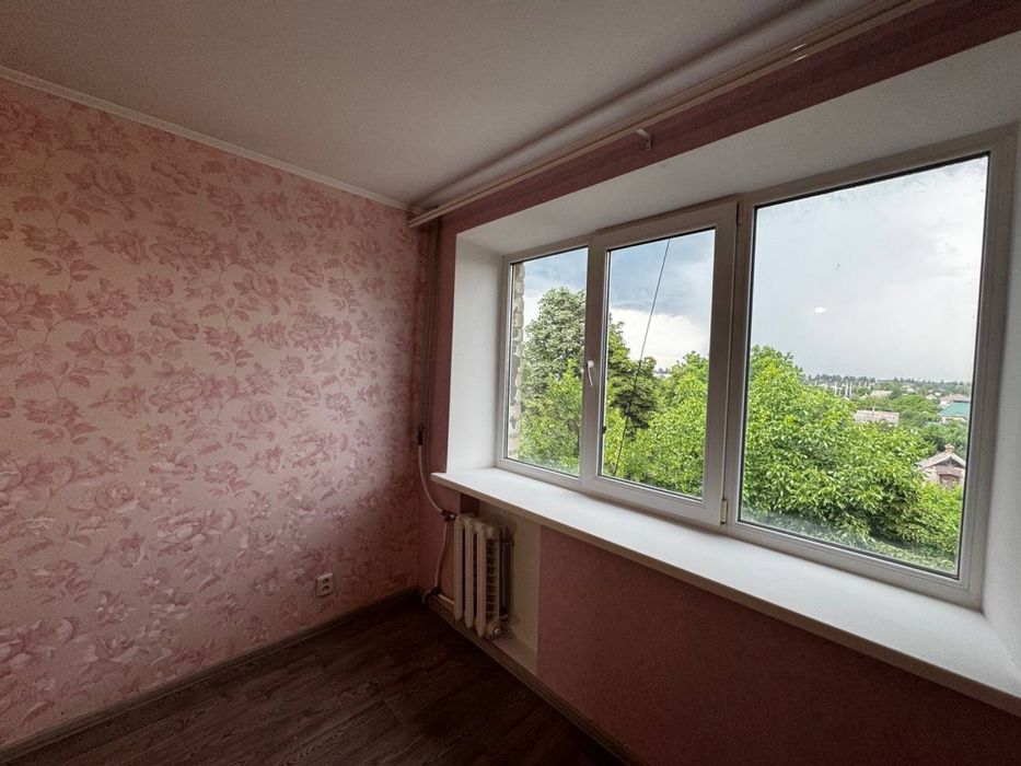 Продаж 3 квартири вулиця Футбольна, Довгинцево біля лікарні в приватному секторі, тиша буде. З ремонтом, вбудованою технікою, кухня -студія і 4поверх