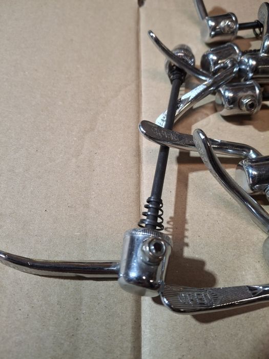 Szybkozamykacz zacisk koła przód 10 sztuk