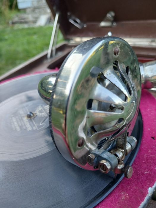 Патефон робочий з платівками. Вінниця